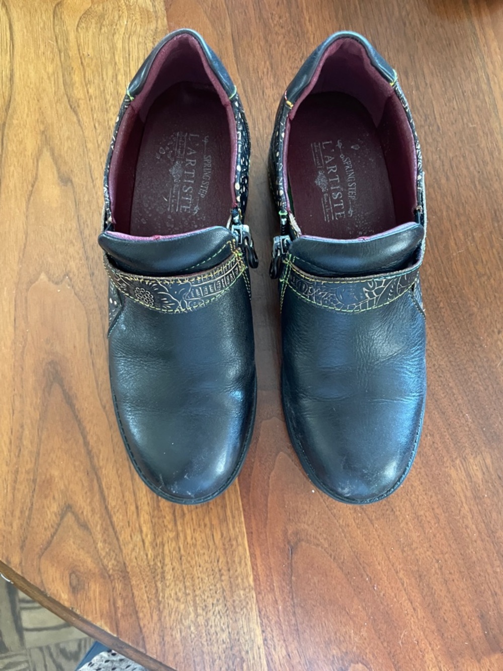 L'ARTISTE women’s zip booties with boho accents